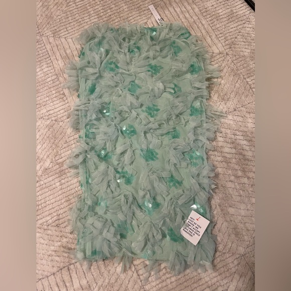 🤍🤍ASOS pencil midi skirt in textured sequin mesh🤍🤍 - Picture 3 of 5